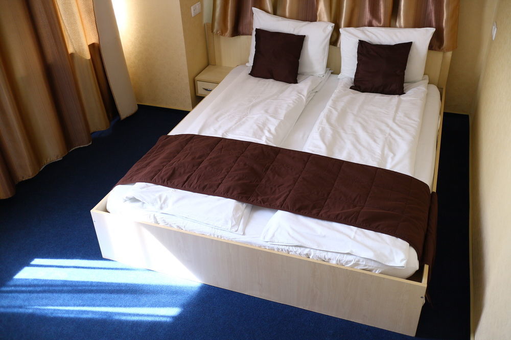 Apart Hotel Asotel Harkiv Dış mekan fotoğraf