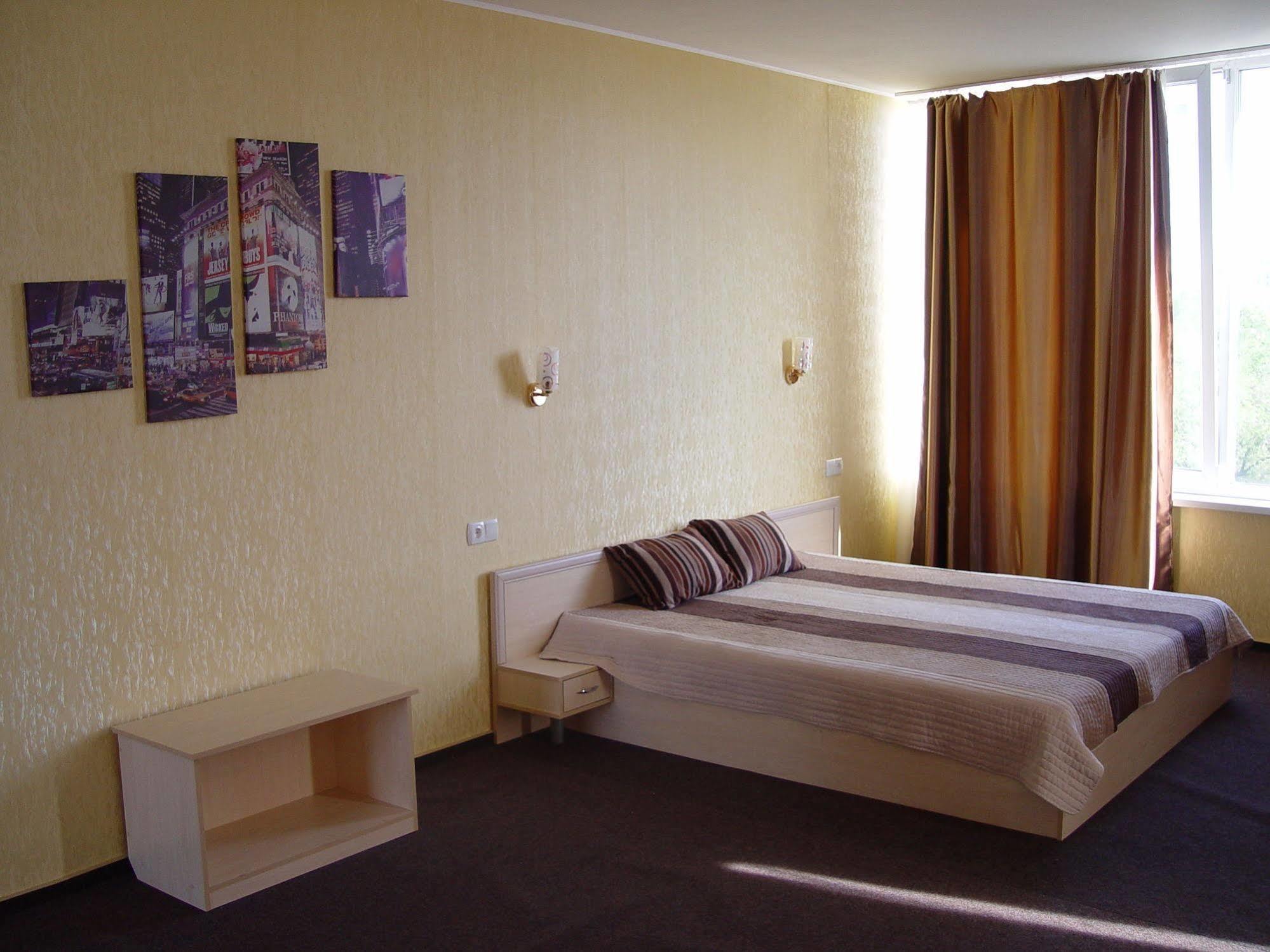 Apart Hotel Asotel Harkiv Dış mekan fotoğraf